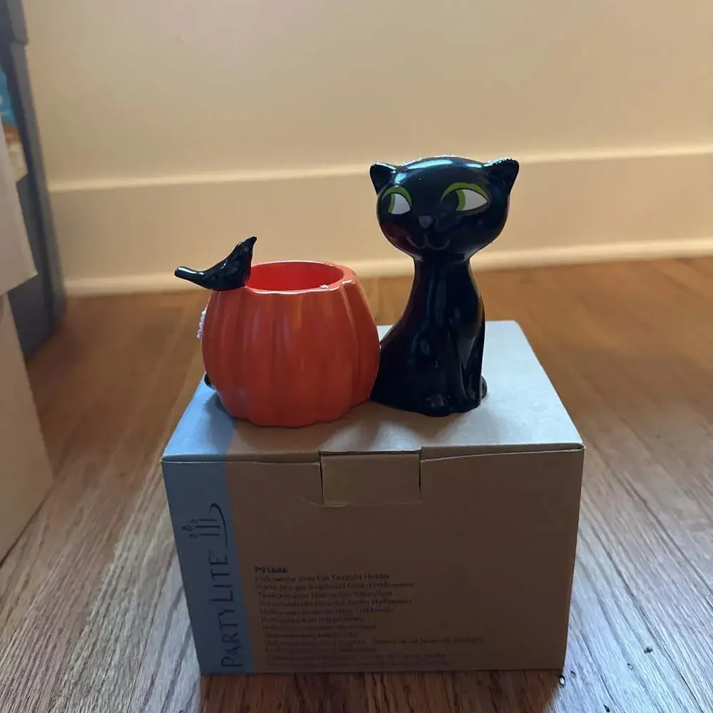 PartyLite Halloween Diva Cat Pumpkin Candle Holder - Picture 2 of 2